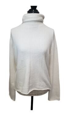 CATO White Pullover Turtle Neck Long Sleeved Sweater | Size Large